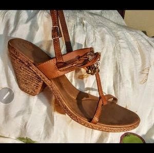 Matisse Astrid comfy sandal. 9m